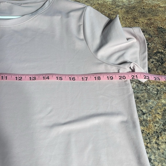 Fabletics T-Shirt - Picture 5 of 5